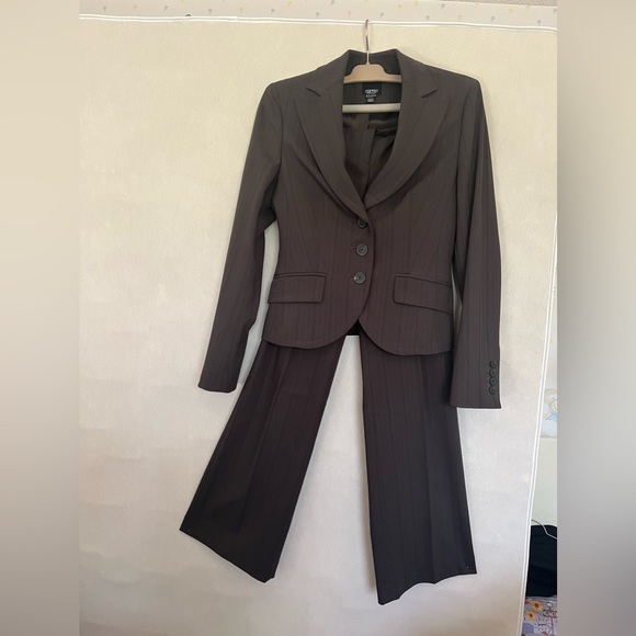SPRIT collection 2 piece suit. Size 2 - Picture 1 of 7